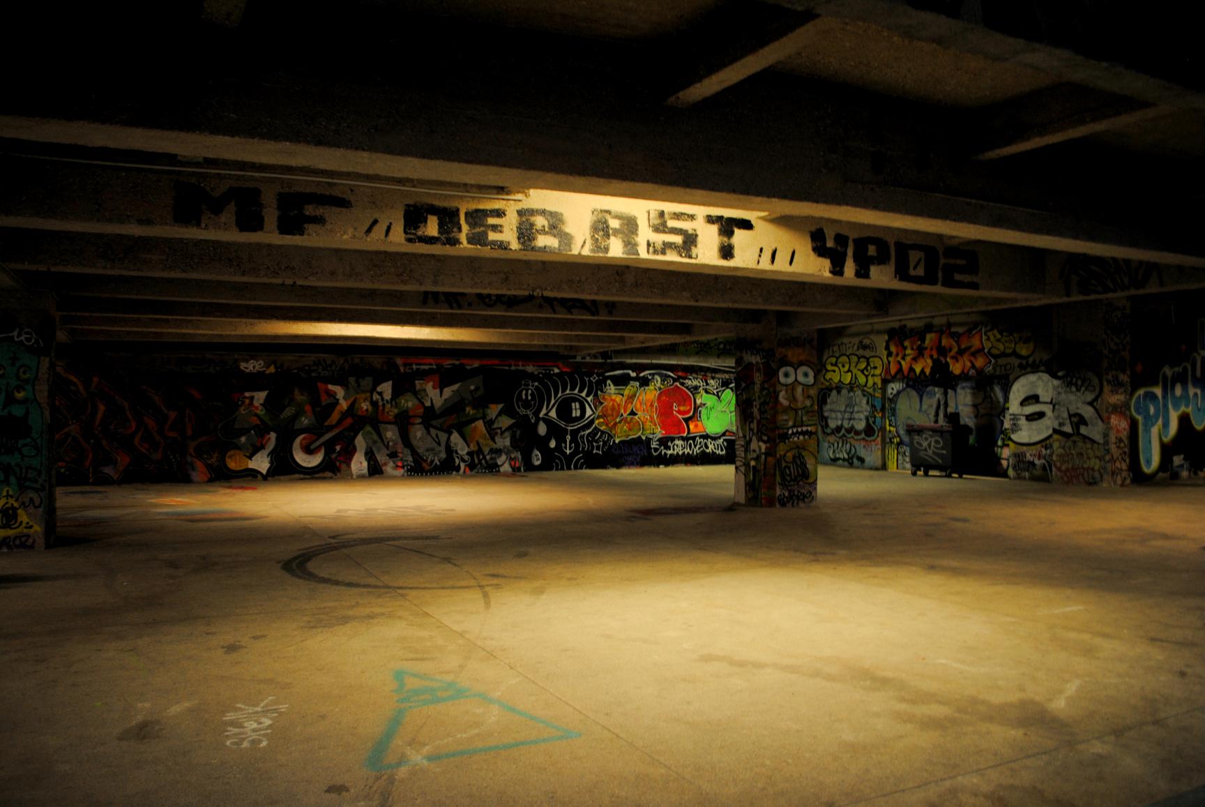 paris-bajos-grafittis-1